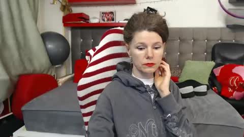 kelly online show from February 4, 6:22 pm