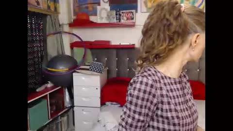 kelly online show from February 15, 8:34 pm