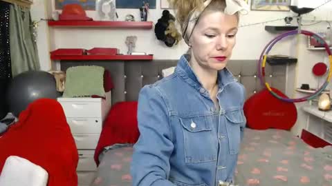 kelly online show from December 31, 12:43 am