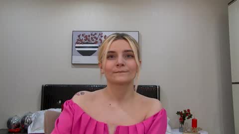Kelly Stoneys online show from February 2, 5:42 am