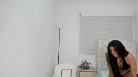 Snapshot of kelsie_hills chatting on October 19, 1:24 pm kelsie online show from October 19, 1:24 pm