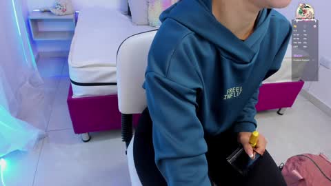 kendal_jhonsson online show from December 23, 11:47 am