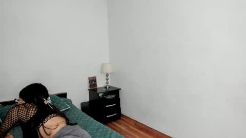 Kendal online show from December 17, 4:00 pm