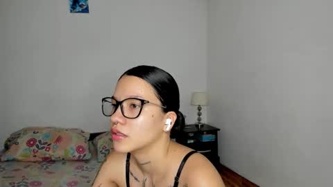 Snapshot of kendalgrey01 chatting on September 23, 2:15 pm Kendal online show from September 23, 2:15 pm