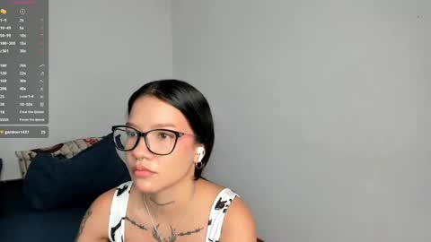 Snapshot of kendalgrey01 chatting on February 26, 3:43 pm Kendal online show from February 26, 3:43 pm