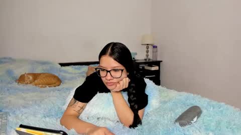 Snapshot of kendalgrey01 chatting on October 8, 3:49 pm Kendal online show from October 8, 3:49 pm
