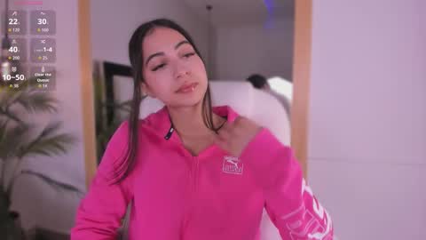 Snapshot of kendall__blake chatting on October 18, 11:57 am    online show from October 18, 11:57 am