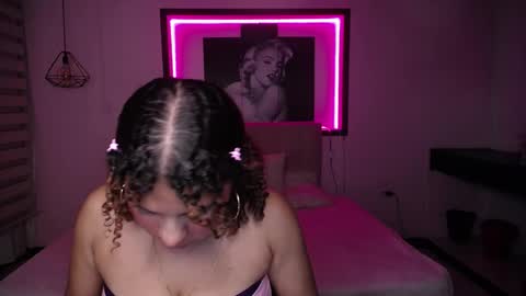 kendall_rossii_ online show from December 18, 4:28 am