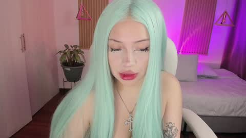 Kendall  online show from December 5, 7:15 pm