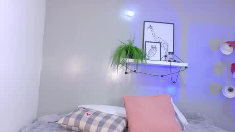   online show from October 24, 10:11 am