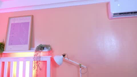   online show from April 12, 11:02 am