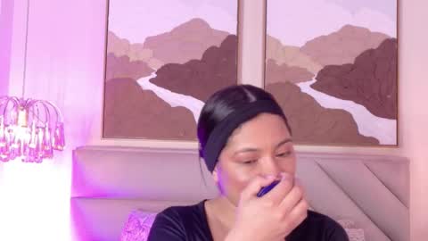 Kendal online show from November 16, 3:45 pm