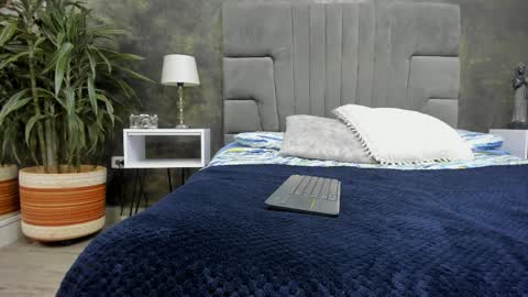 Kendra London online show from April 4, 7:34 pm