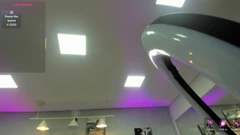 Kendra London online show from April 8, 11:34 am