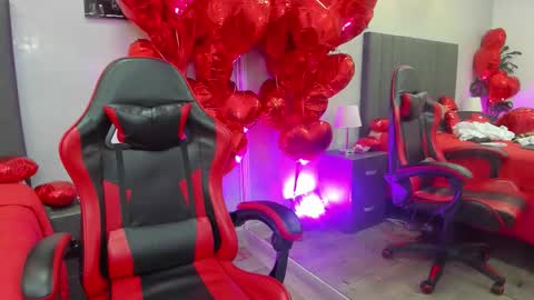 Kendra London online show from February 12, 11:45 am