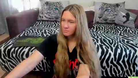 Snapshot of kendra_xx_ chatting on September 11, 2:01 am Kendra online show from September 11, 2:01 am