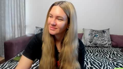 Snapshot of kendra_xx_ chatting on September 10, 1:49 am Kendra online show from September 10, 1:49 am