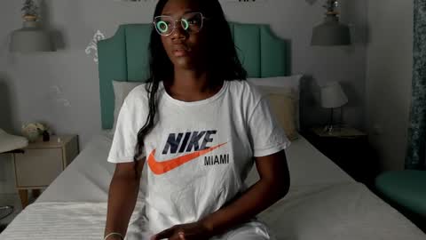 kentha_mitchells online show from January 8, 10:48 am