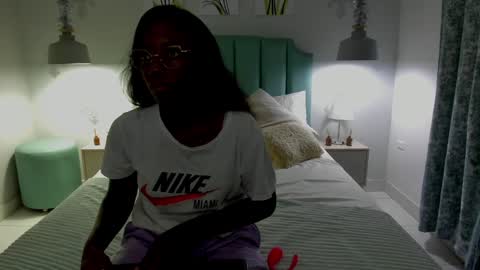 kentha_mitchells online show from February 3, 10:25 am