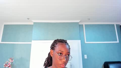 kentha_mitchells online show from September 17, 10:57 am