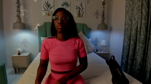 kentha_mitchells online show from January 28, 10:34 am