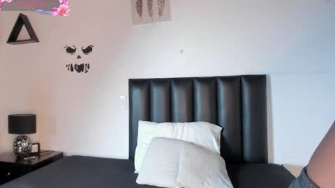 kentha_mitchells online show from October 27, 11:06 am