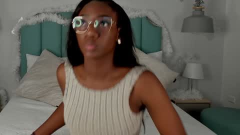 kentha_mitchells online show from December 18, 10:40 am