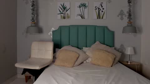 kentha_mitchells online show from January 17, 10:44 am