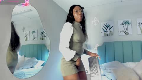 kentha_mitchells online show from February 6, 9:53 am