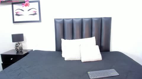 kentha_mitchells online show from October 20, 11:24 am