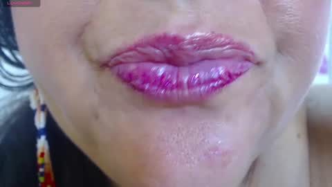 Snapshot of kerly_doll chatting on February 5, 7:53 pm K E R L Y online show from February 5, 7:53 pm