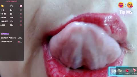 Snapshot of kerly_doll chatting on February 26, 4:16 pm K E R L Y online show from February 26, 4:16 pm