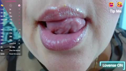 Snapshot of kerly_doll chatting on March 10, 3:52 pm K E R L Y online show from March 10, 3:52 pm