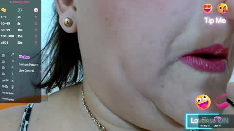 Snapshot of kerly_doll chatting on December 4, 7:12 pm K E R L Y online show from December 4, 7:12 pm