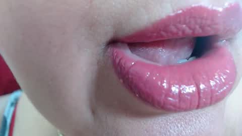 Snapshot of kerly_doll chatting on October 20, 1:14 pm K E R L Y online show from October 20, 1:14 pm