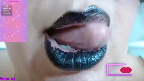 Snapshot of kerly_doll chatting on September 9, 5:46 pm K E R L Y online show from September 9, 5:46 pm