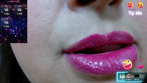 Snapshot of kerly_doll chatting on January 24, 6:14 pm K E R L Y online show from January 24, 6:14 pm