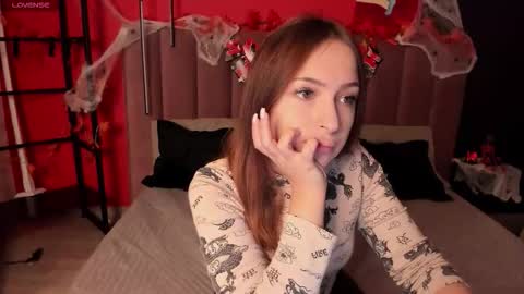 Snapshot of ketrinwhite chatting on October 19, 1:29 am KatrinaKetrin online show from October 19, 1:29 am