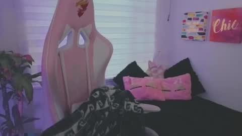 Snapshot of keyla_roberts_ chatting on September 15, 7:54 pm Adhara. Help me reach 100 likes online show from September 15, 7:54 pm