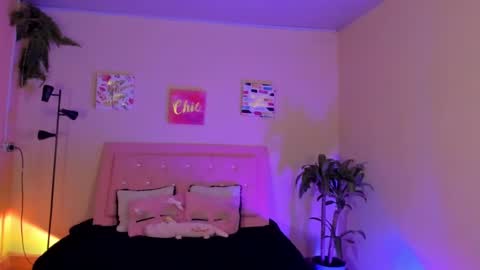 Snapshot of keyla_roberts_ chatting on January 29, 11:14 pm Adhara. Help me reach 100 likes online show from January 29, 11:14 pm