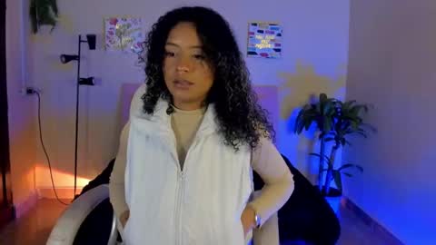 Snapshot of keyla_roberts_ chatting on February 9, 3:11 am Adhara. Help me reach 100 likes online show from February 9, 3:11 am