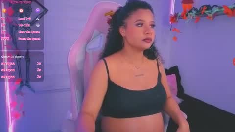 Snapshot of keyla_roberts_ chatting on October 25, 10:49 pm Adhara. Help me reach 100 likes online show from October 25, 10:49 pm