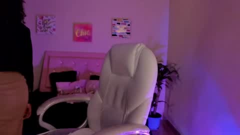 Snapshot of keyla_roberts_ chatting on February 27, 7:58 pm Adhara. Help me reach 100 likes online show from February 27, 7:58 pm