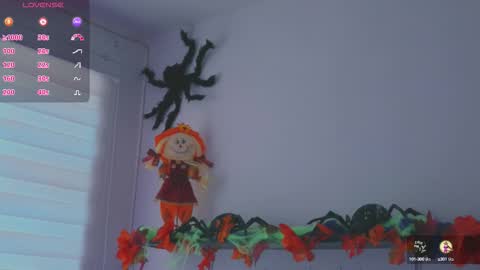 Snapshot of keyla_roberts_ chatting on October 15, 3:47 pm Adhara. Help me reach 100 likes online show from October 15, 3:47 pm