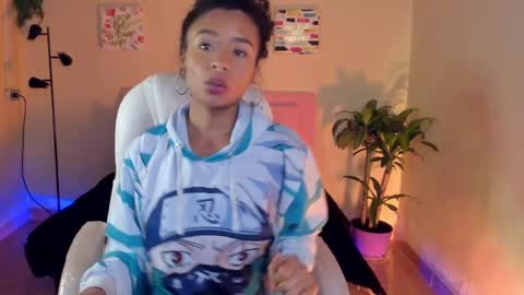 Snapshot of keyla_roberts_ chatting on February 26, 3:25 am Adhara. Help me reach 100 likes online show from February 26, 3:25 am