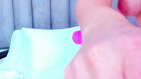 Snapshot of keyllaa_ chatting on February 20, 9:42 pm Keylla online show from February 20, 9:42 pm
