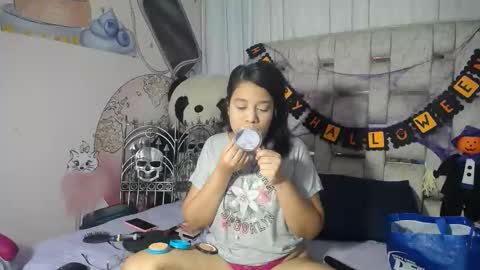 Snapshot of keyra_miller chatting on October 23, 3:01 am keyra_miller online show from October 23, 3:01 am