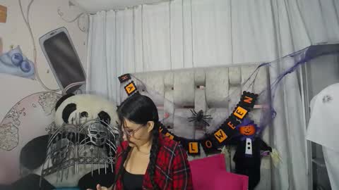 Snapshot of keyra_miller chatting on November 1, 2:37 am keyra_miller online show from November 1, 2:37 am