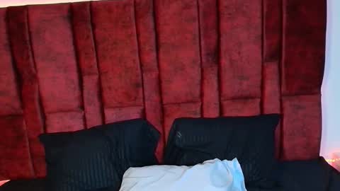 Snapshot of khalifaboff_ chatting on October 3, 2:11 pm K Y L E online show from October 3, 2:11 pm