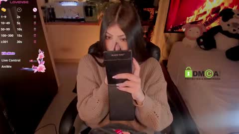 Snapshot of khionebesset chatting on February 14, 1:29 pm Khi. online show from February 14, 1:29 pm